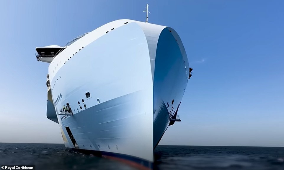 Die Icon of the Seas legte Hunderte von Meilen zurück, bevor sie zur Meyer Turku-Werft in Turku, Finnland, zurückkehrte, wo sie derzeit gebaut wird