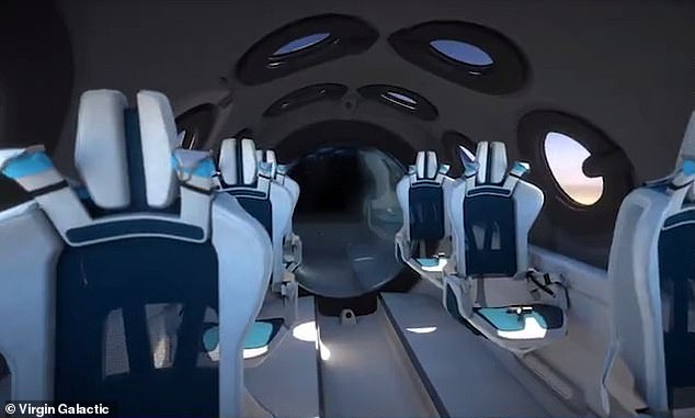 Das Innere des Raumflugzeugs ist minimalistisch gestaltet und verfügt über Sitze und Fenster, durch die man die atemberaubende Aussicht auf den Weltraum genießen kann