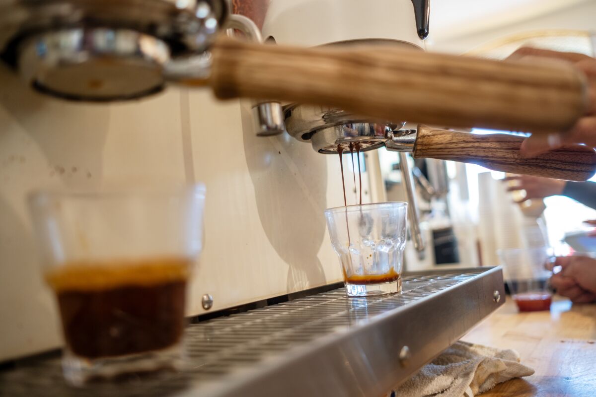 Espresso bei Slow Bloom Coffee Cooperative, einem Café auf 