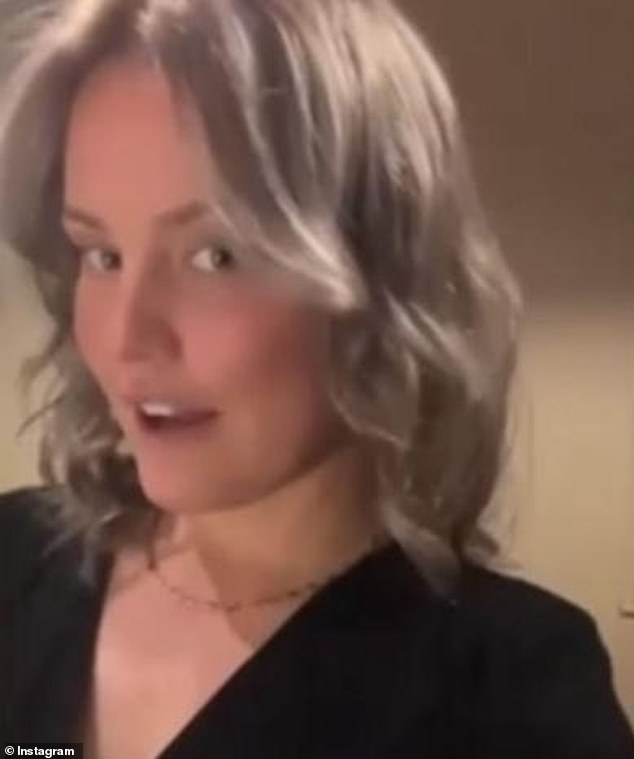 Olivia hat den hellen Peroxid-Look zugunsten einer sanften Aschefarbe aufgegeben und präsentiert ihr neues Haar (im Bild) auf Instagram