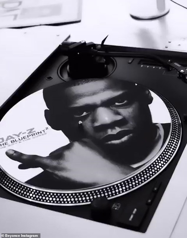 Spinner: Es gibt auch spezielle Schallplatten aus Jay-Zs Katalog, die Teil der Ausstellung sind