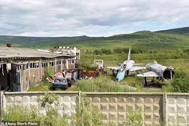 Der ehemalige Flughafen von Magadan, Verwaltungszentrum der russischen Oblast Magadan