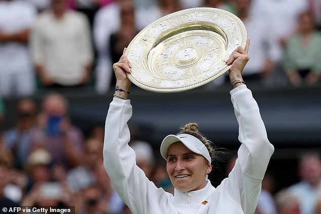 Vondrousova war die erste ungesetzte Frau, die Wimbledon in der offenen Ära gewann