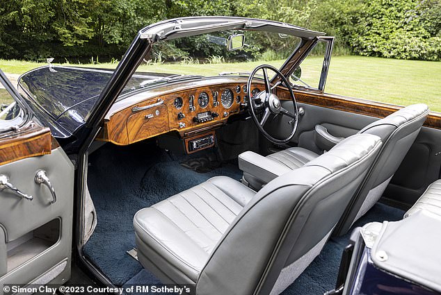 RM Sotheby's führt weiter aus, dass der Sänger „sich danach sehnte, den Bentley in einwandfreiem Zustand zu haben“ und ihn in den letzten 12 Monaten 2.000 Meilen gefahren sei