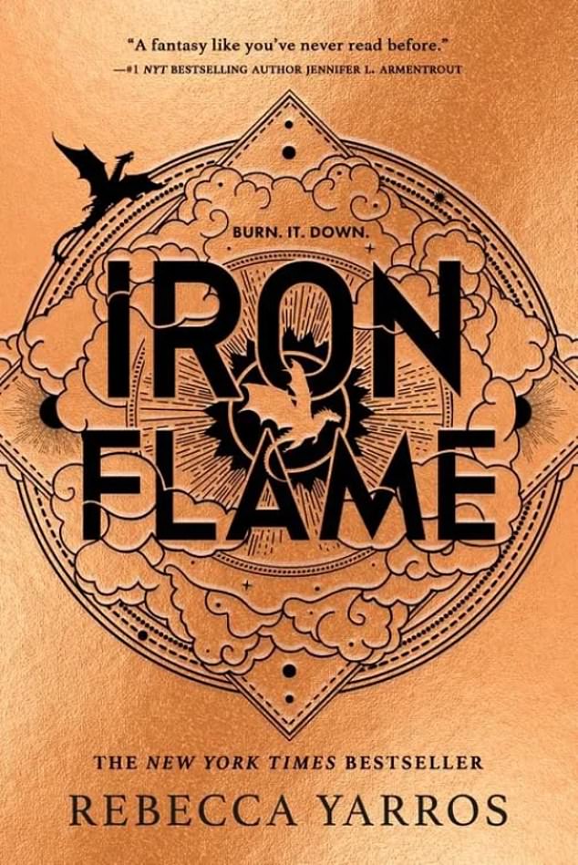 „Iron Flame“, das weltweit im Oktober erscheint, ist der Nachfolger von Rebecca Yarros aus Colorado zu „Fourth Wing“, einem romantischen Fantasy-Epos voller heißer Szenen, sarkastischer Drachen und einer belastbaren Heldin in der Hauptrolle