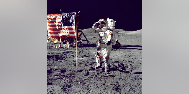 Amerikanische Flagge auf dem Mond
