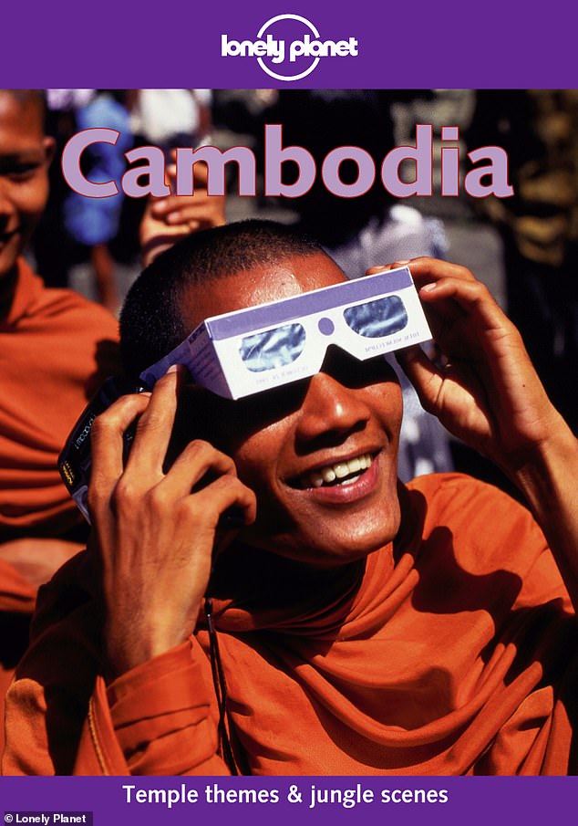 Dieses farbenfrohe Buchcover gehört zu einem Kambodscha-Reiseführer aus dem Jahr 2000, der vom Autor Nick Ray verfasst wurde