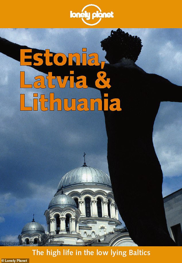 Dieser Reiseführer stammt aus dem Jahr 2000 und bietet Reiseliebhabern Tipps für Reisen in die baltischen Länder Estland, Lettland und Litauen