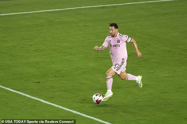Messi beeinflusste das Spiel schnell, indem er eine freie Rolle spielte