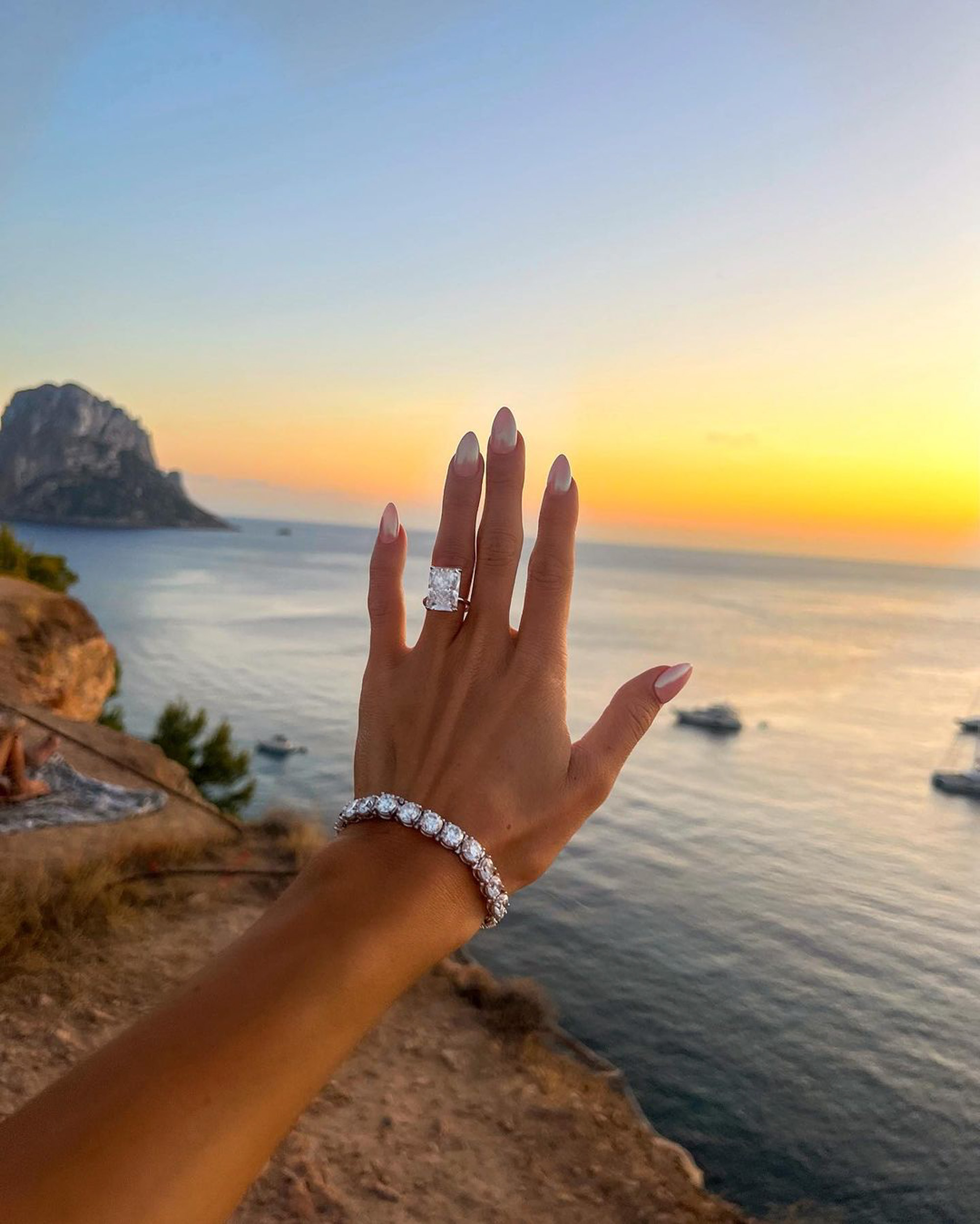 Katharina Mazepa's engagement ring from Lenny Hochstein