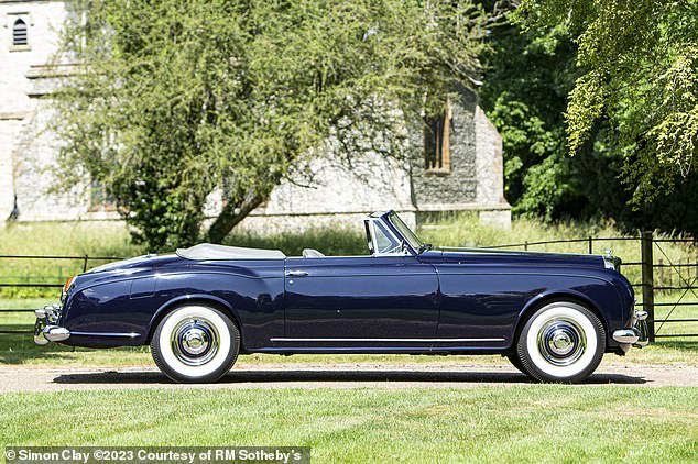 Virtueller Wahnsinn: Jay Kay verkauft seinen Bentley von 1958, der 2002 mit dem Musikvideo zu „Love Foolosophy“ berühmt wurde.  Der geforderte Preis dürfte deutlich im siebenstelligen Bereich liegen