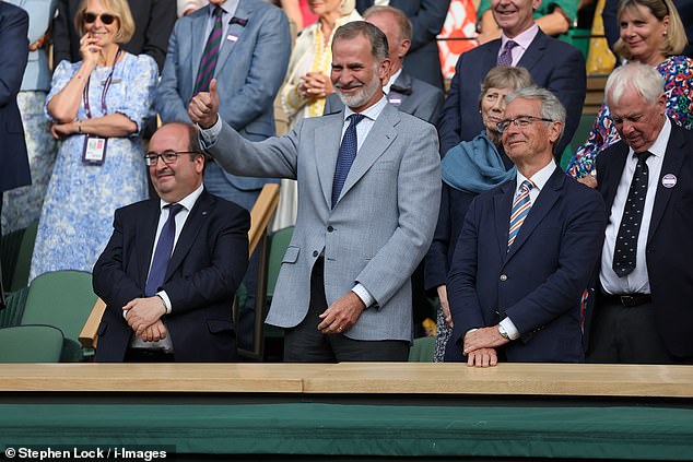 Der 55-jährige spanische Monarch zeigte dem neuen Tennismeister nach seinem Sieg gegen Novak Djokovic einen Daumen nach oben