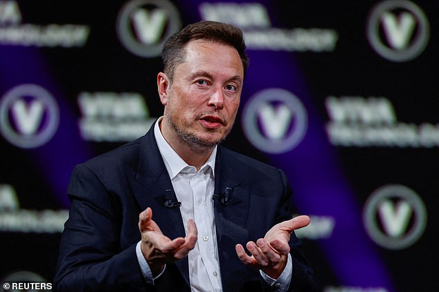 Twitter-Inhaber Elon Musk sagte in einem Tweet, dass die Social-Media-Plattform weiterhin finanzielle Probleme habe