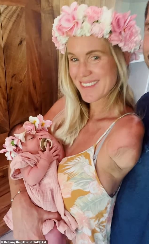 Kleines Mädchen: Die Profi-Surferin Bethany Hamilton und ihr Ehemann Adam Dirks haben ihr viertes Kind zur Welt gebracht