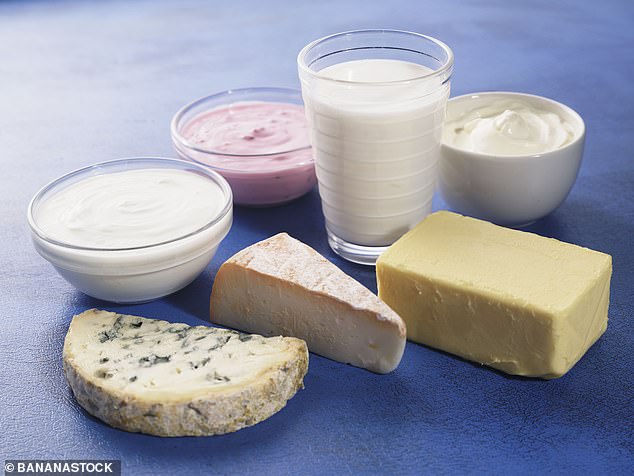 Vollfette Milchprodukte können laut Wissenschaftlern auch zum Schutz vor vorzeitigem Tod beitragen.  Die Ergebnisse kommen zu einem Zeitpunkt, an dem ein Anti-Milch-Gesundheitstrend aufkommt, der dazu geführt hat, dass Befürworter davor warnen, dass Vollmilch, Butter und Käse reich an Kalorien und gesättigten Fettsäuren sind und zu einer Reihe gesundheitlicher Probleme führen können