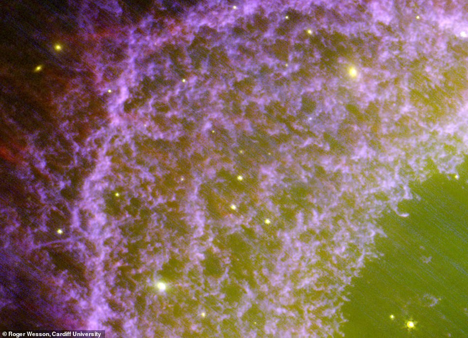 A close-up of part of the nebula shows that the ring consists of large numbers of small clumps. They contain molecular hydrogen and are much cooler and denser than the rest of the nebula. Some of the clumps are beginning to develop tails (bottom right), behaving as comets the size of planets