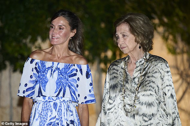 The mother and her daughter in law hit the news in Easter when Letizia was seen to block a photo of Queen Sofia and her grandchildren