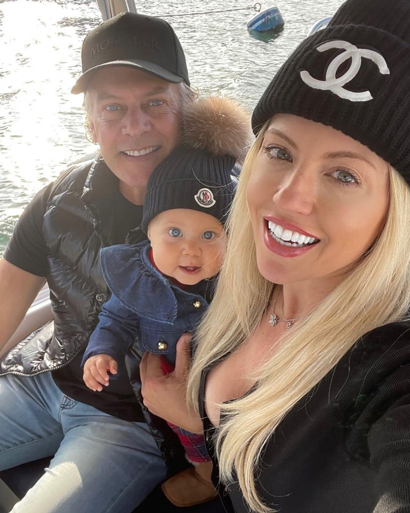 David und Lesley Beador machen ein Selfie mit ihrem kleinen Mädchen Anna