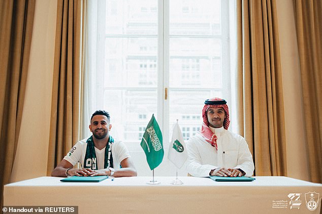 Die saudi-arabische Mannschaft hat eine Reihe von Spielern europäischer Vereine verpflichtet, darunter Riyad Mahrez (im Bild) von Man City