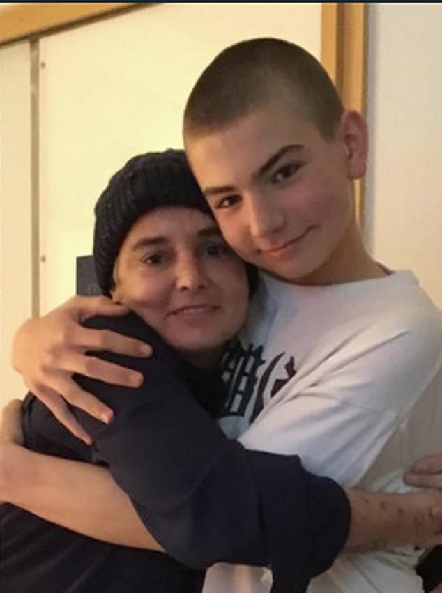 Die Mutter eines Kindes starb 18 Monate, nachdem ihr 17-jähriger Sohn Shane sich das Leben genommen hatte, als er aus dem Krankenhaus floh, in dem er unter Selbstmordaufsicht stand