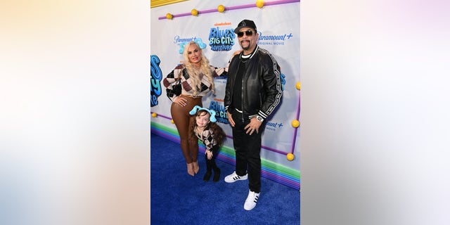Ice-T mit Coco Austin und Tochter Chanel auf dem roten Teppich