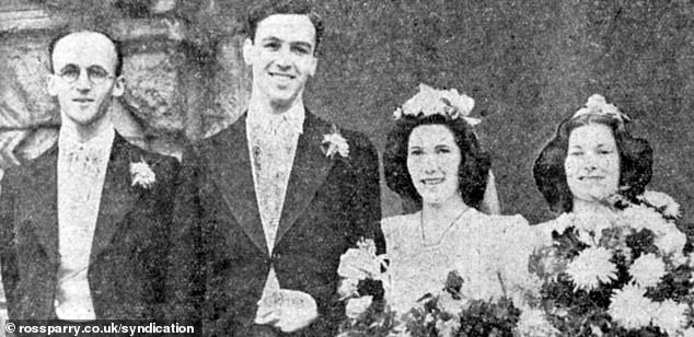 Kate Middletons Großeltern mütterlicherseits, Valerie Glassborow und Peter Middleton (Mitte), abgebildet an ihrem Hochzeitstag im Dezember 1946