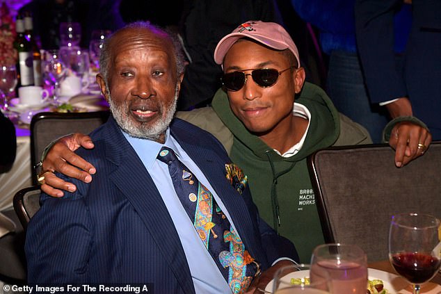 Clarence Avant und Sänger Pharrell Williams im Jahr 2019
