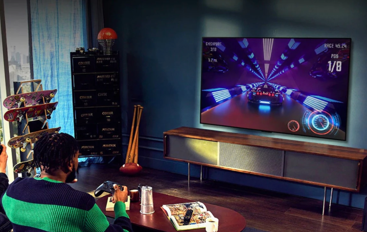 Videospiele auf dem LG B2 4K OLED Smart TV spielen.