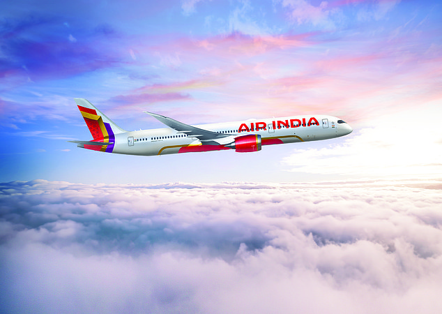 Diese Darstellung zeigt ein Flugzeug von Air India in der brandneuen Lackierung der Fluggesellschaft