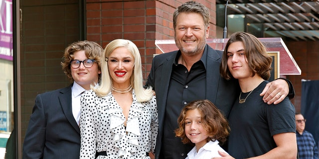 Blake Shelton, Gwen Stefani und ihre Söhne auf dem Hollywood Walk of Fame