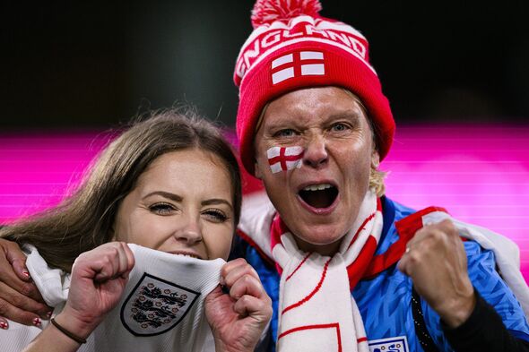 England-Fans jubeln, als die Lionesses das Halbfinale gewinnen