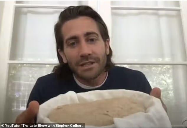 Millionen von Menschen versuchten während des Coronavirus-Lockdowns, das Brot zu perfektionieren, darunter viele Prominente wie der Schauspieler Jake Gyllenhaal