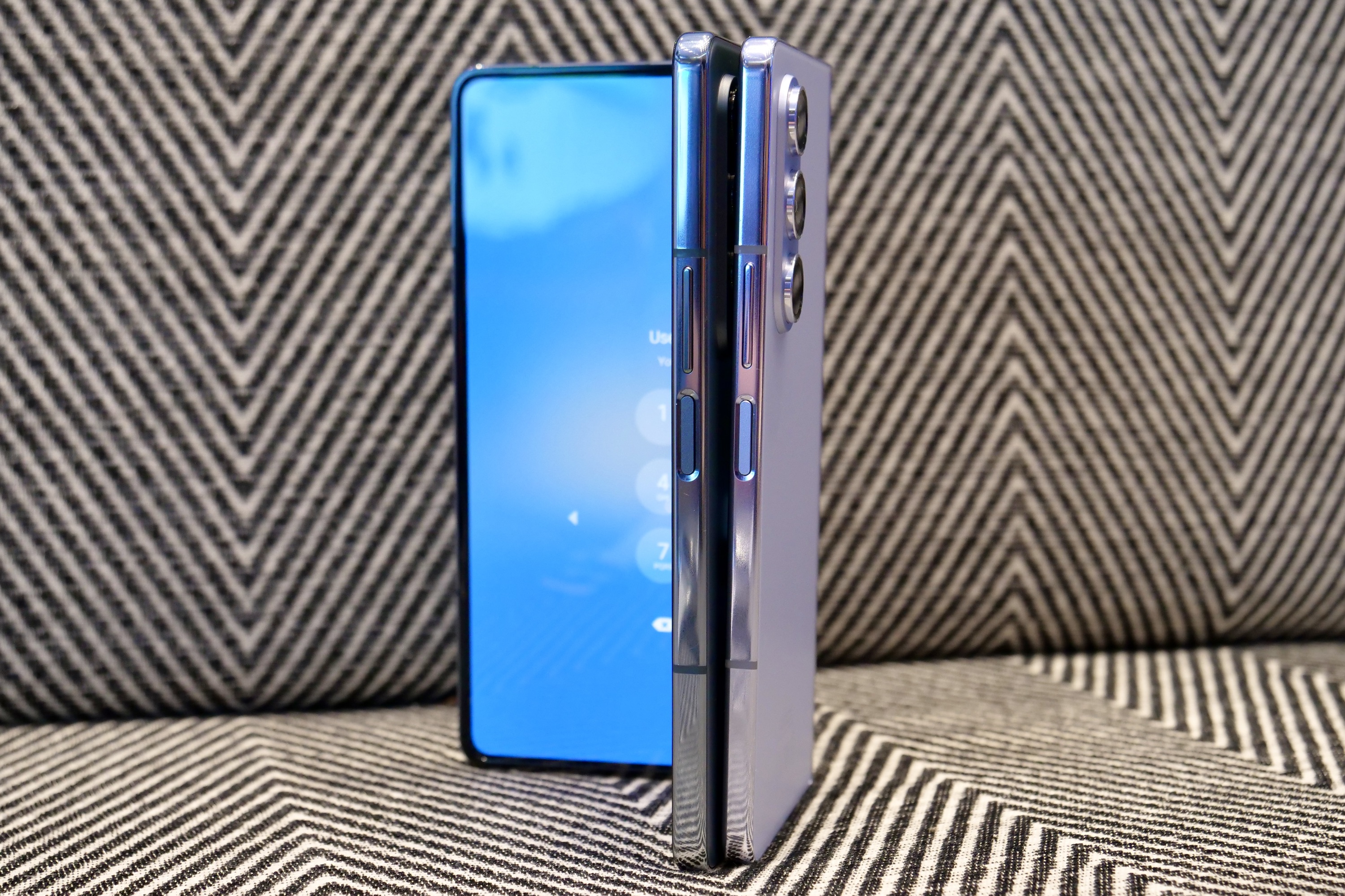 The Samsung Galaxy Z Fold 5 and Galaxy Z Fold 4 seen from the side.