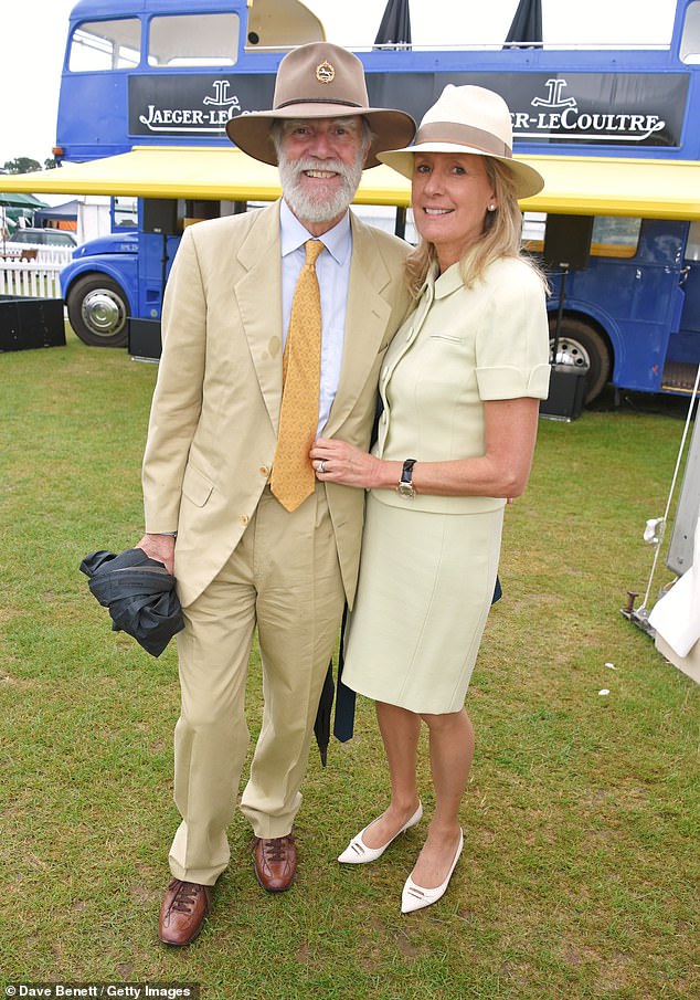 Lord Cowdray (L) und Lady Cowdray nehmen am 23. Juli 2017 am Jaeger-LeCoultre Gold Cup Polo-Finale im Cowdray Park in Midhurst, England, teil