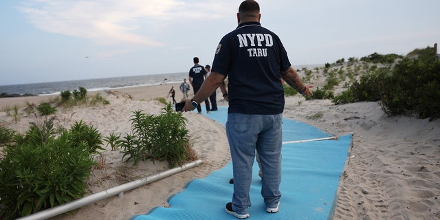 NYPD am Rockaway Beach nach seltenem Hai-Angriff