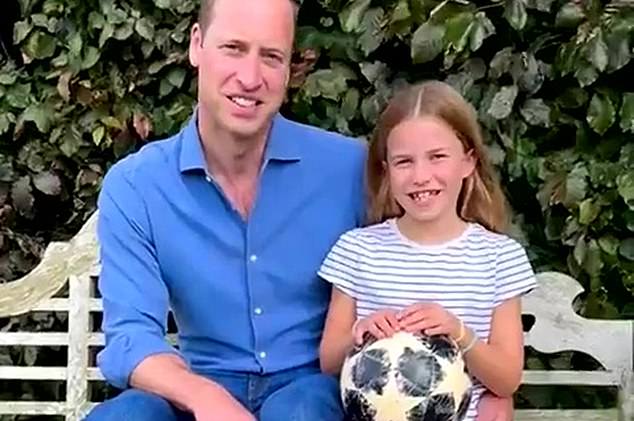 Prinz William und Prinzessin Charlotte (beide im Bild) erschienen gemeinsam auf einem Foto und wünschten den Löwinnen viel Glück im WM-Finale gegen Spanien, obwohl kein Mitglied der britischen Königsfamilie das Spiel persönlich verfolgen wird