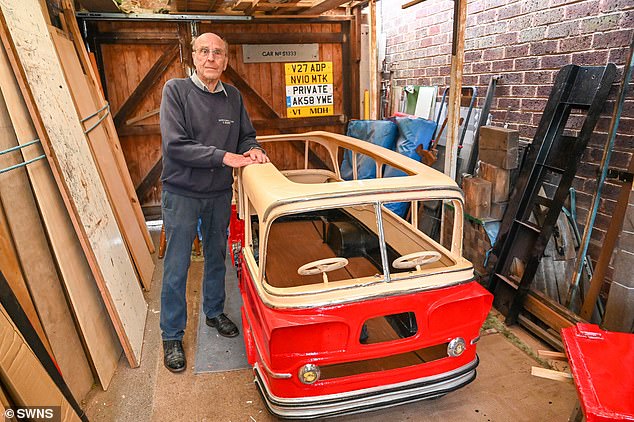 Der zweifache Großvater hat in seiner eigenen Werkstatt in seinem Garten eine Reihe von Fahrzeugen von Hand gebaut