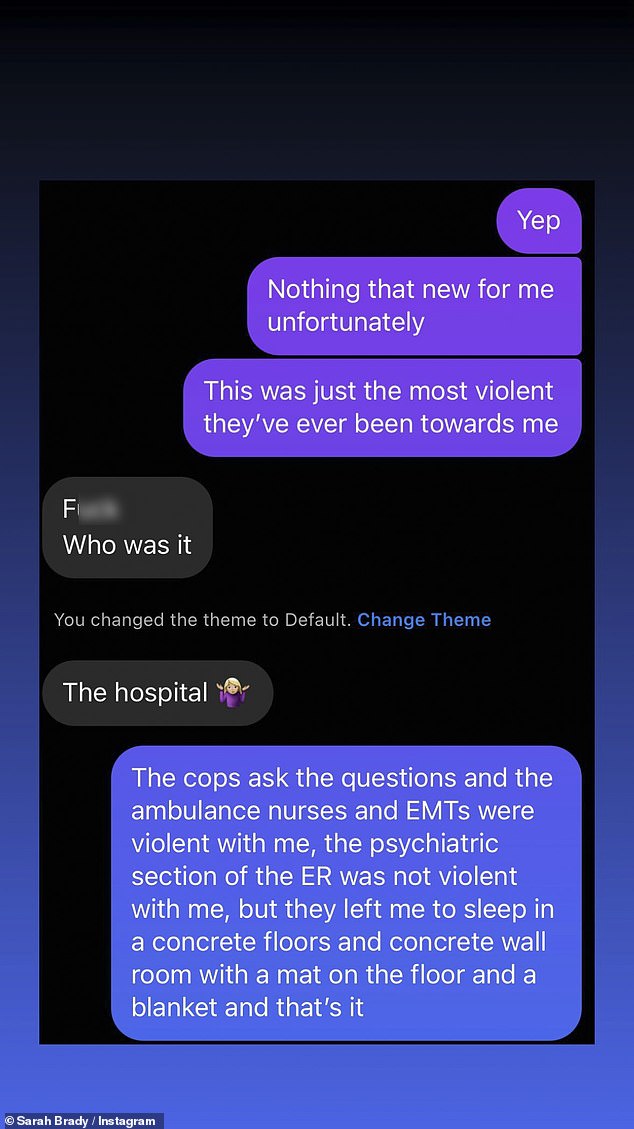 Was geschah: Sie teilte dann einen Screenshot von Instagram-Nachrichten, die sie mit jemandem austauschte, in dem sie sagte, dass „die Krankenpfleger und Rettungssanitäter mir gegenüber gewalttätig waren“, aber „die psychiatrische Abteilung der Notaufnahme mir gegenüber nicht gewalttätig war“.