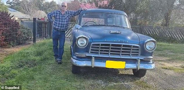 Herr Jackson kaufte mit 17 Jahren einen Holden der FC-Serie und fährt immer noch in diesem Auto aus dem Jahr 1959 herum