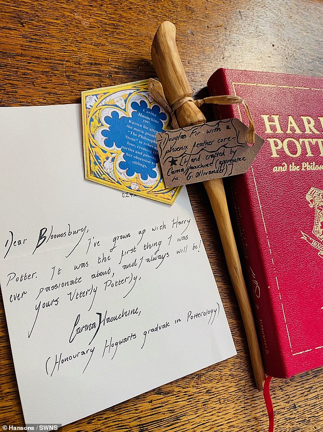 Die von der Autorin JK Rowling signierten und gewidmeten Bücher wurden nie zum Verkauf freigegeben (im Bild Carinas Wettbewerbsschreiben)