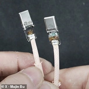 Bild des trägen USB-2.0-Speed-Kabels mit USB-C-Anschluss, das angeblich standardmäßig beim neuen iPhone 15 dabei sein soll
