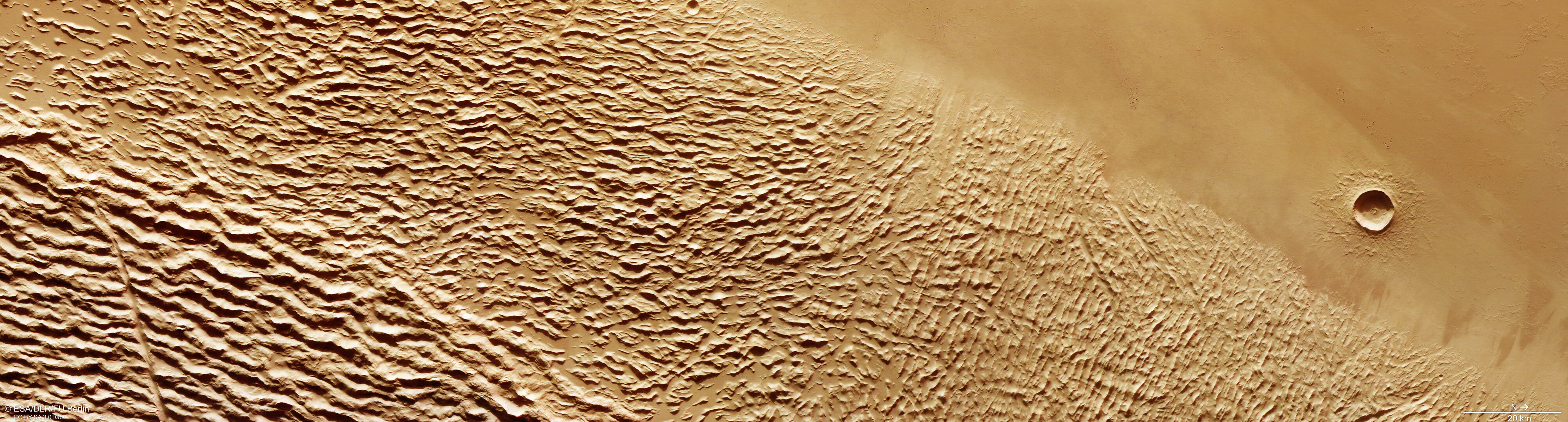 Lycus Sulci und Yelwa-Krater auf dem Mars, gesehen vom Mars-Express-Orbiter im Januar 2023.