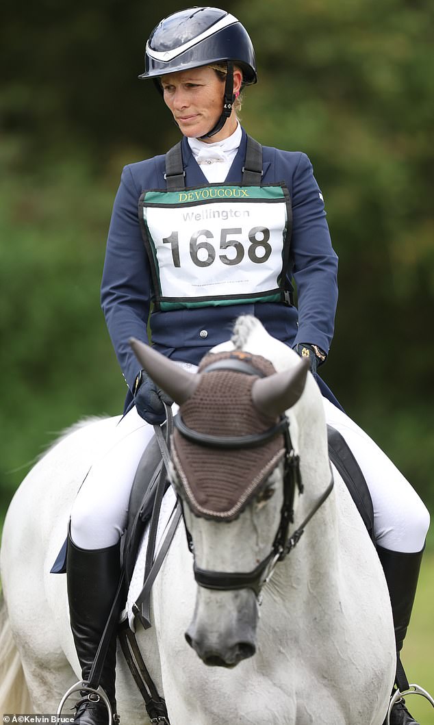 Die Tochter von Prinzessin Anne, Zara, nahm heute Morgen an den Wellington International Horse Trials in Heckfield teil