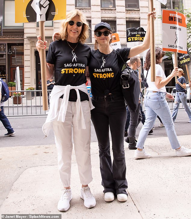 Im Streik: Christine Lahti und Katja Herbers streikten in New York City
