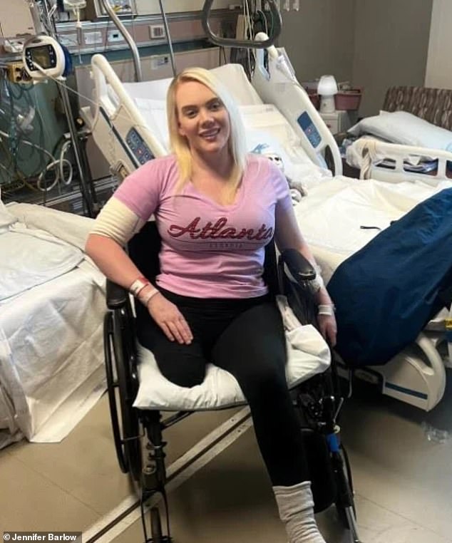 Frau Barlow hatte mehr als 30 Operationen und sammelt jetzt Geld für eine Beinprothese