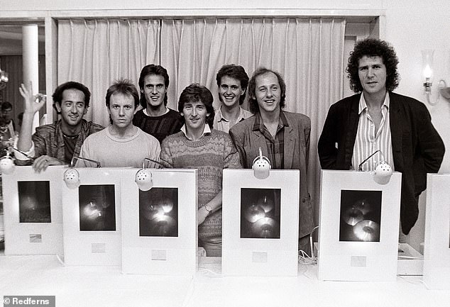 Legendär: Dire Straits lösten sich 1985 auf, obwohl Knopfler seine Musikkarriere als Solokünstler fortsetzte (Bild 1985)