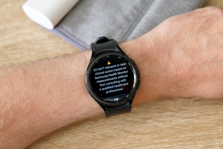 Blutdruckmessung mit der Samsung Galaxy Watch 6 Classic durchführen.