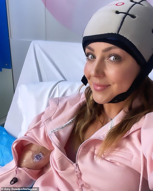Herzzerreißend: Amy Dowden veröffentlichte am Sonntag ein Gesundheitsupdate, als sie sich ihrer zweiten Runde Chemotherapie unterzog