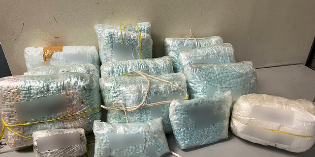 Fentanyl-Tabletten und -Pulver in Tüten von Grenzschutzbeamten gefunden