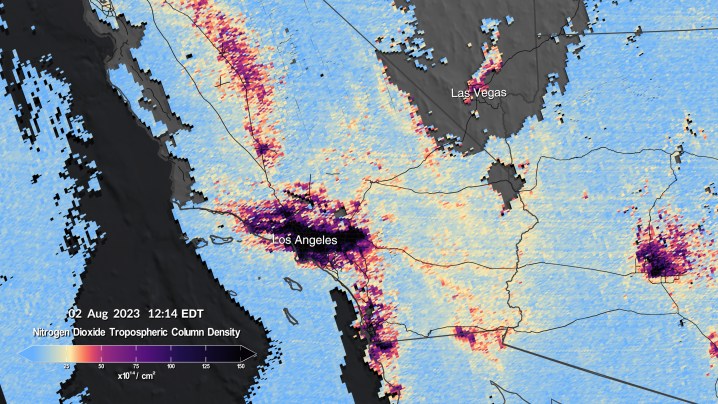 Dieses Bildpaar zeigt den Stickstoffdioxidgehalt über Südkalifornien um 12:14 und 16:24 Uhr am 2. August, gemessen von TEMPO.
